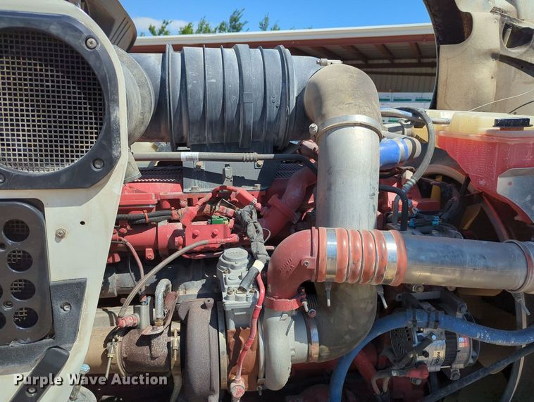 image for item MY9423 2012 Kenworth T800  semi truck