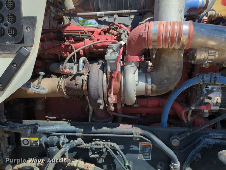 image for item MY9423 2012 Kenworth T800  semi truck