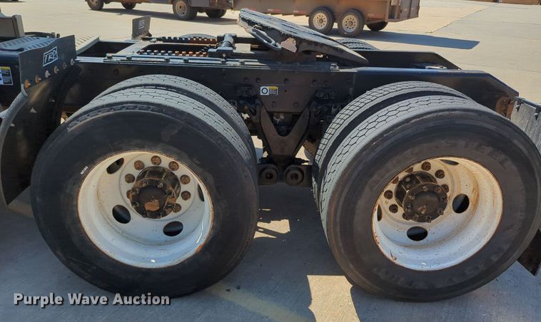 image for item MY9423 2012 Kenworth T800  semi truck