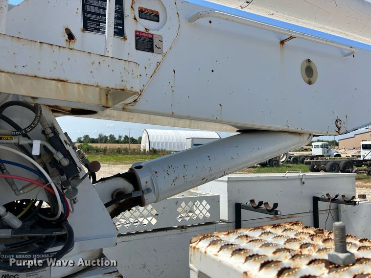 image for item NA9019 Altec  bucket truck bed