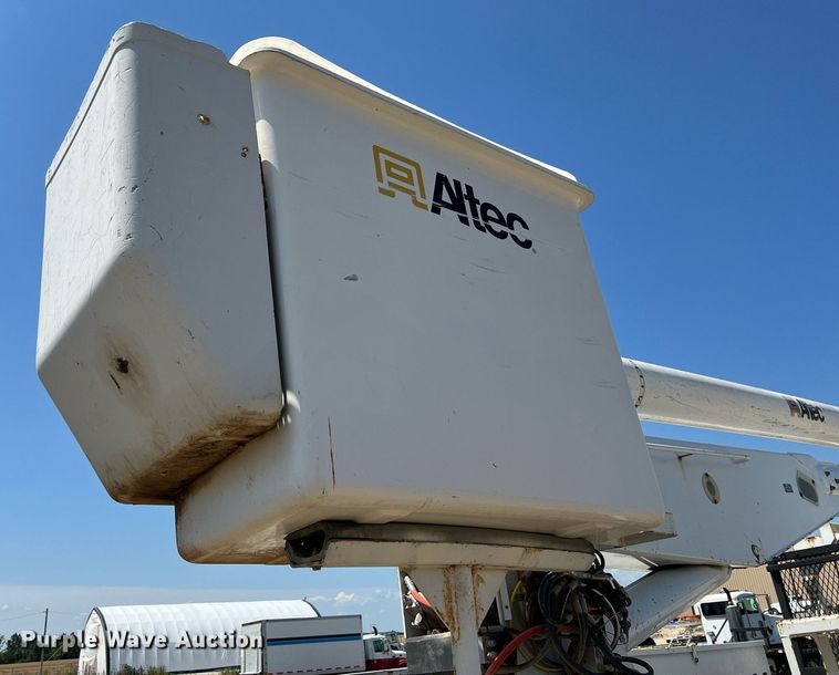 image for item NA9019 Altec  bucket truck bed