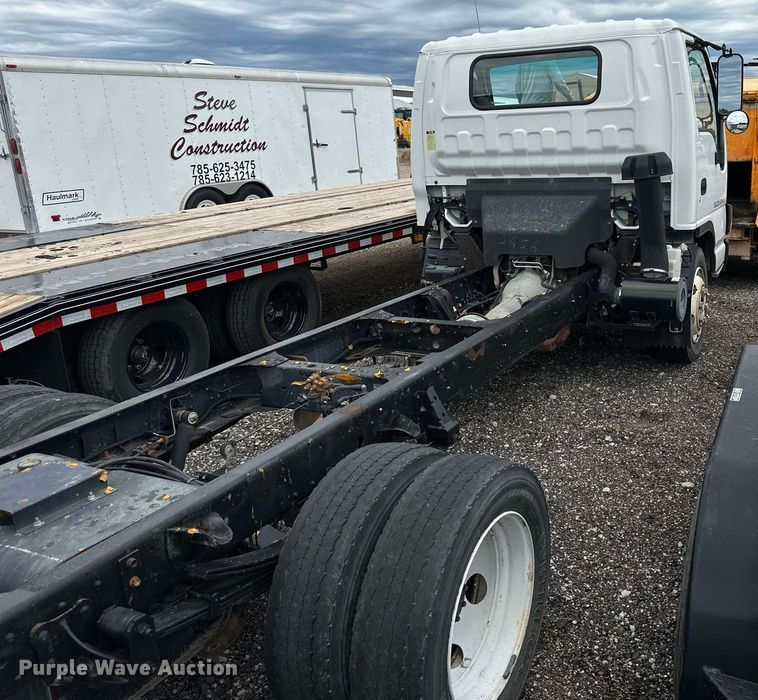 image for item NP9798 2002 Isuzu NPR HD  truck cab and chassis