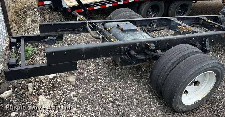 image for item NP9798 2002 Isuzu NPR HD  truck cab and chassis