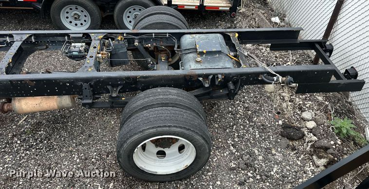 image for item NP9798 2002 Isuzu NPR HD  truck cab and chassis