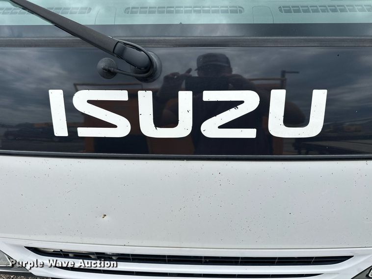 image for item NP9798 2002 Isuzu NPR HD  truck cab and chassis