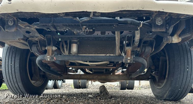 image for item NP9798 2002 Isuzu NPR HD  truck cab and chassis