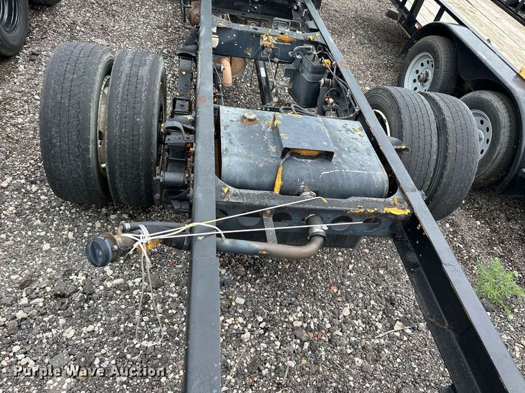 image for item NP9798 2002 Isuzu NPR HD  truck cab and chassis