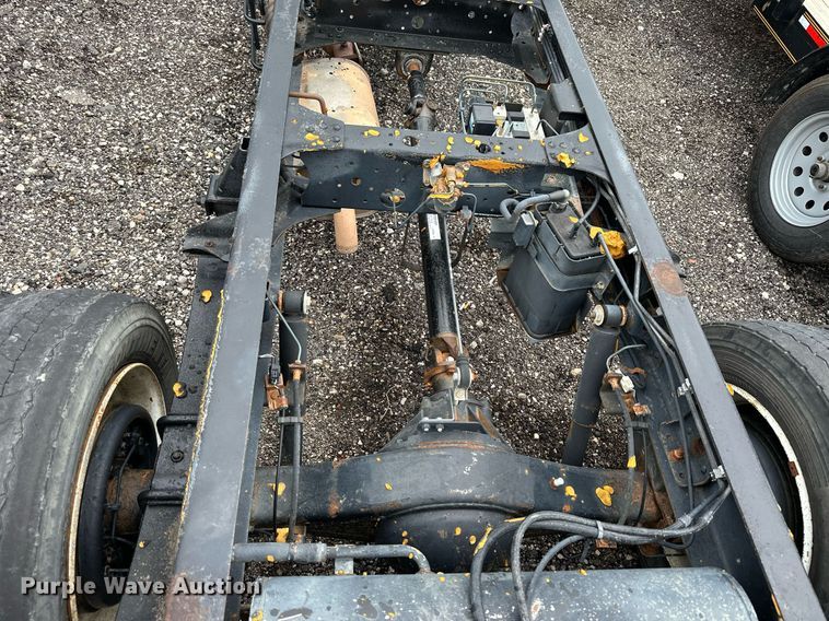 image for item NP9798 2002 Isuzu NPR HD  truck cab and chassis