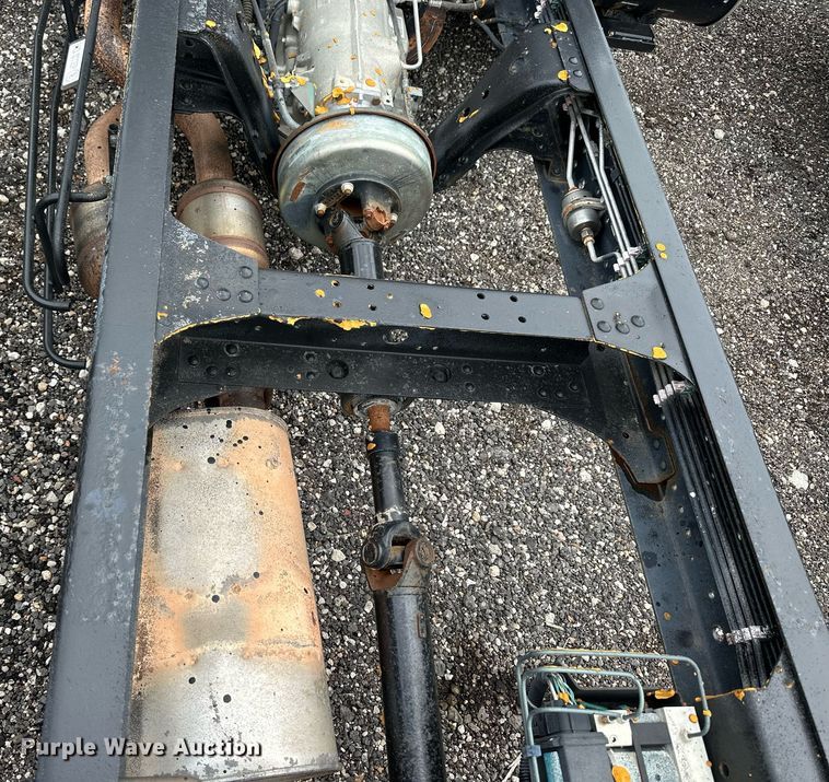 image for item NP9798 2002 Isuzu NPR HD  truck cab and chassis