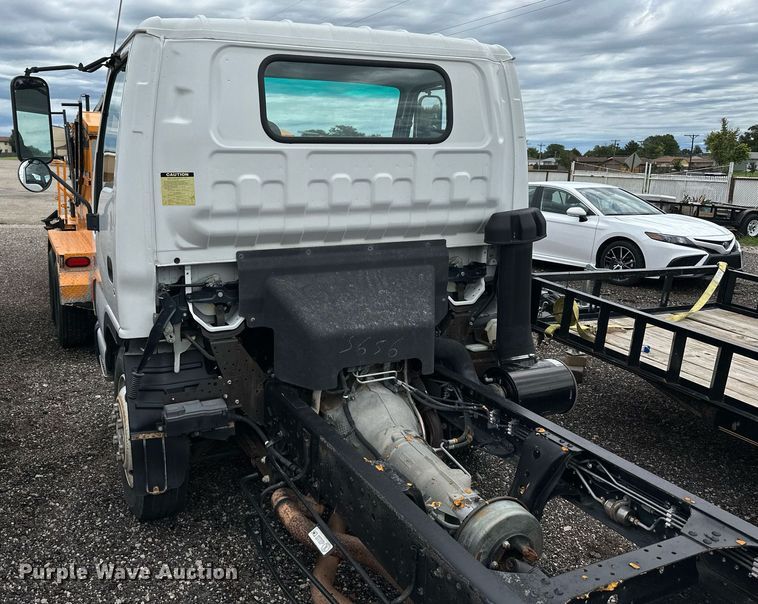 image for item NP9798 2002 Isuzu NPR HD  truck cab and chassis