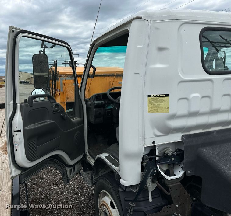 image for item NP9798 2002 Isuzu NPR HD  truck cab and chassis