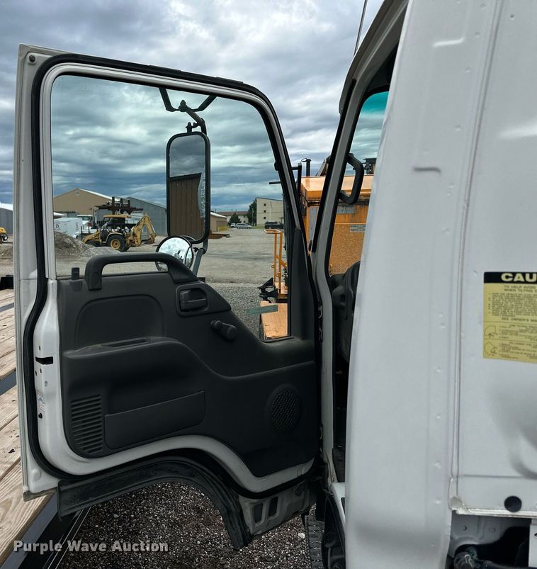 image for item NP9798 2002 Isuzu NPR HD  truck cab and chassis