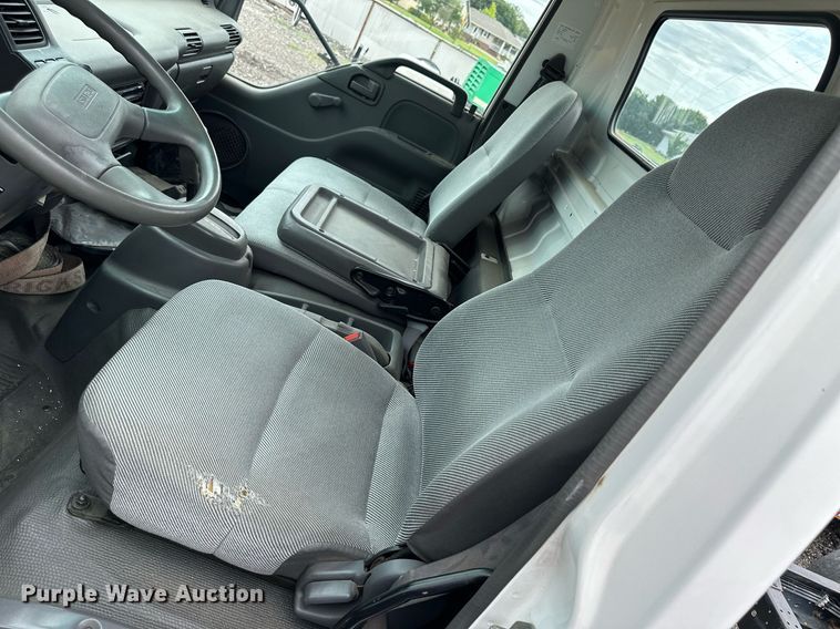 image for item NP9798 2002 Isuzu NPR HD  truck cab and chassis