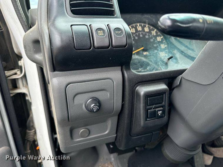 image for item NP9798 2002 Isuzu NPR HD  truck cab and chassis