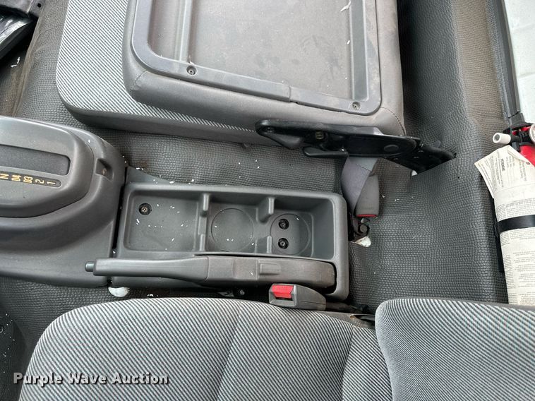 image for item NP9798 2002 Isuzu NPR HD  truck cab and chassis