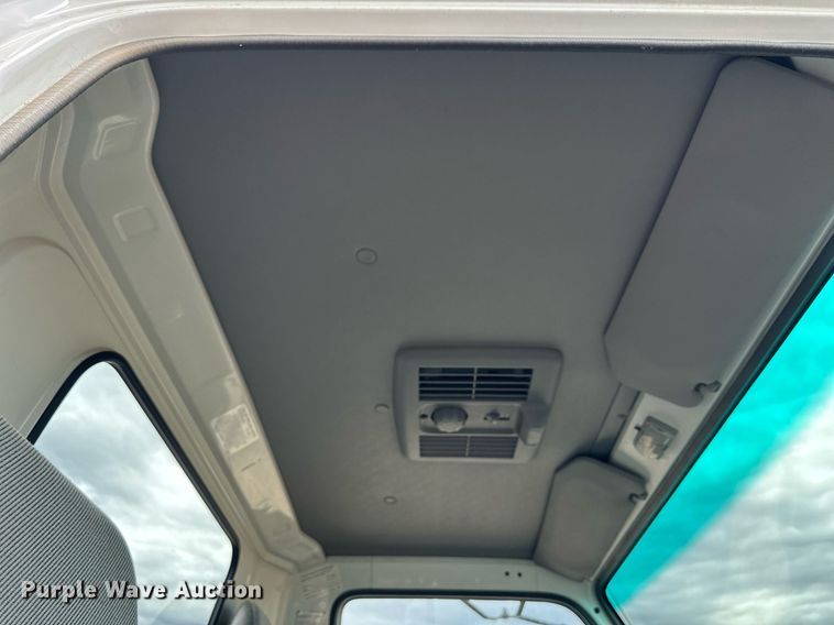 image for item NP9798 2002 Isuzu NPR HD  truck cab and chassis