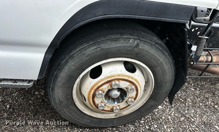 image for item NP9798 2002 Isuzu NPR HD  truck cab and chassis