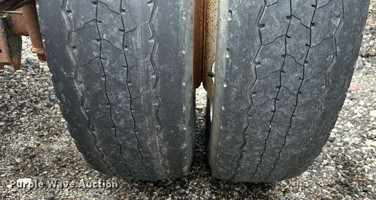 image for item NP9798 2002 Isuzu NPR HD  truck cab and chassis