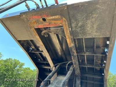 image for item OC9077 1999 Landoll 317C  tilt deck equipment trailer