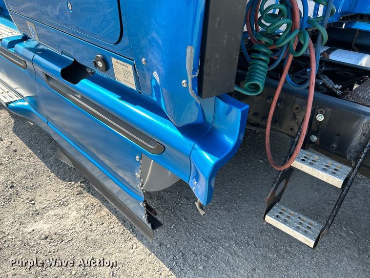 image for item OK9630 2015 International ProStar Plus  semi truck