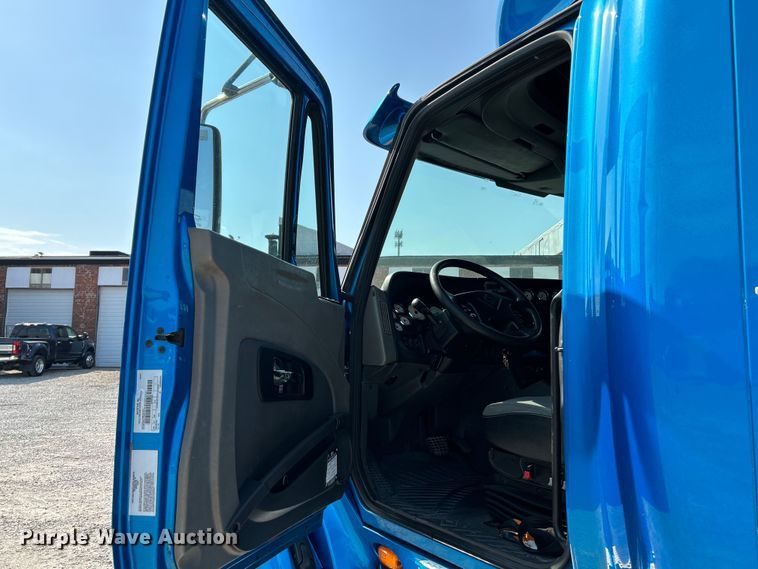 image for item OK9630 2015 International ProStar Plus  semi truck