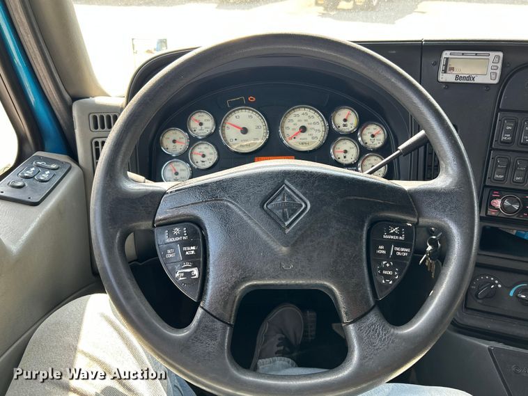 image for item OK9630 2015 International ProStar Plus  semi truck