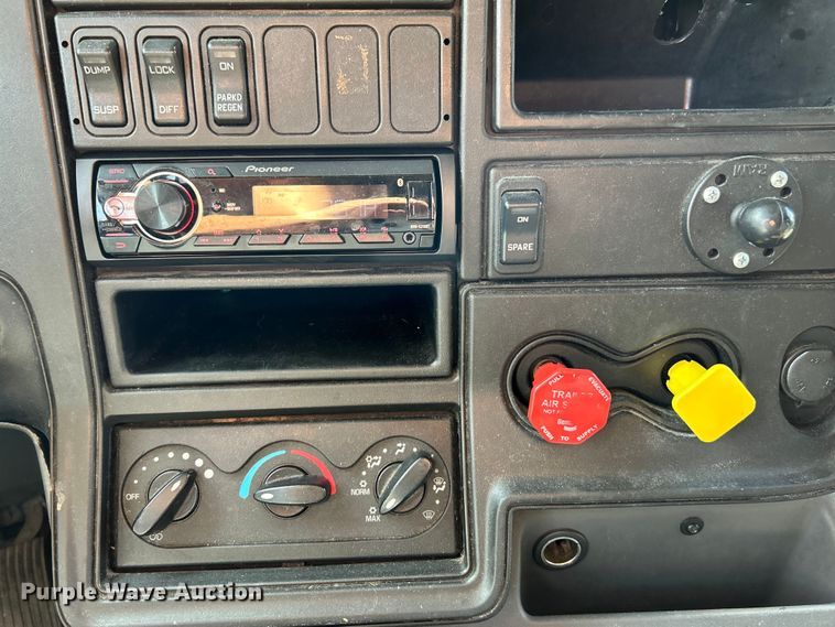 image for item OK9630 2015 International ProStar Plus  semi truck