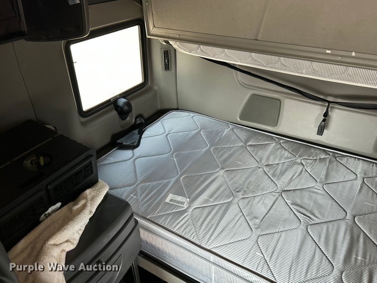 image for item OK9630 2015 International ProStar Plus  semi truck