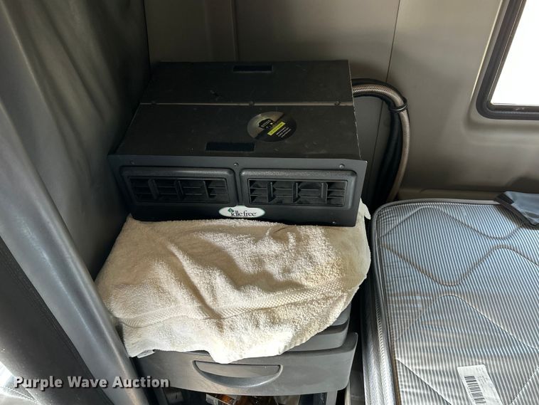 image for item OK9630 2015 International ProStar Plus  semi truck