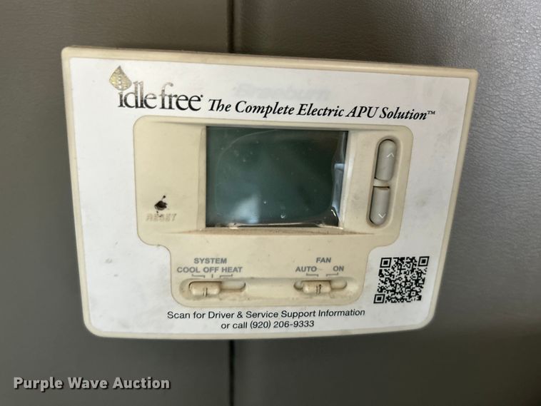 image for item OK9630 2015 International ProStar Plus  semi truck