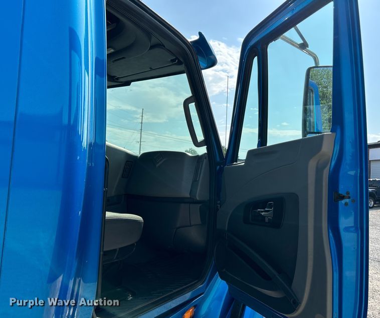 image for item OK9630 2015 International ProStar Plus  semi truck