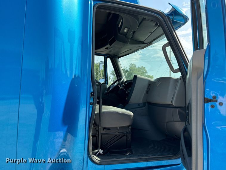 image for item OK9630 2015 International ProStar Plus  semi truck