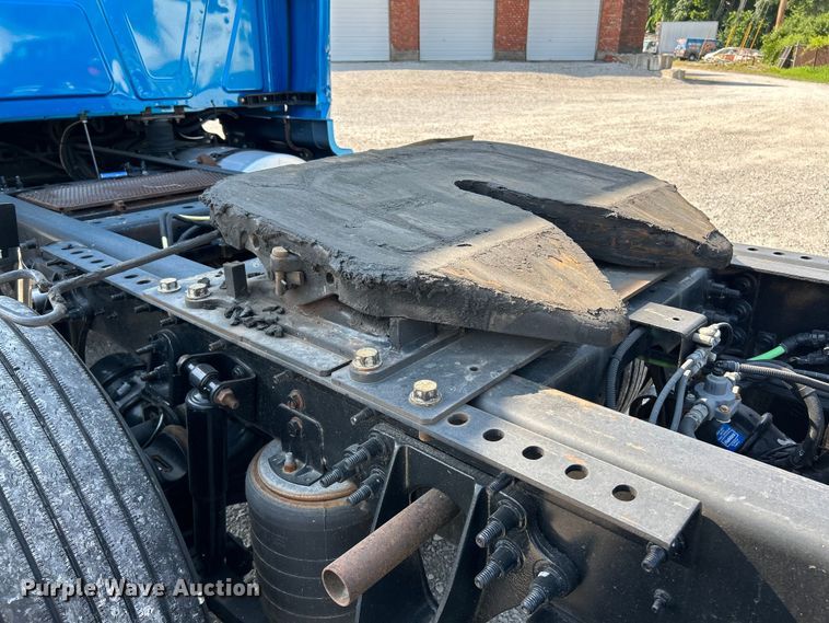 image for item OK9630 2015 International ProStar Plus  semi truck