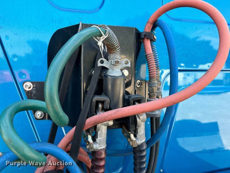 image for item OK9630 2015 International ProStar Plus  semi truck