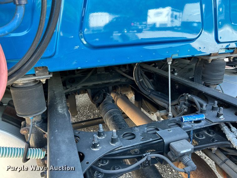 image for item OK9630 2015 International ProStar Plus  semi truck