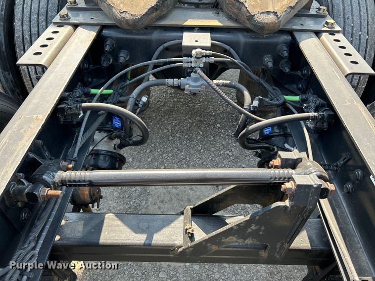 image for item OK9630 2015 International ProStar Plus  semi truck