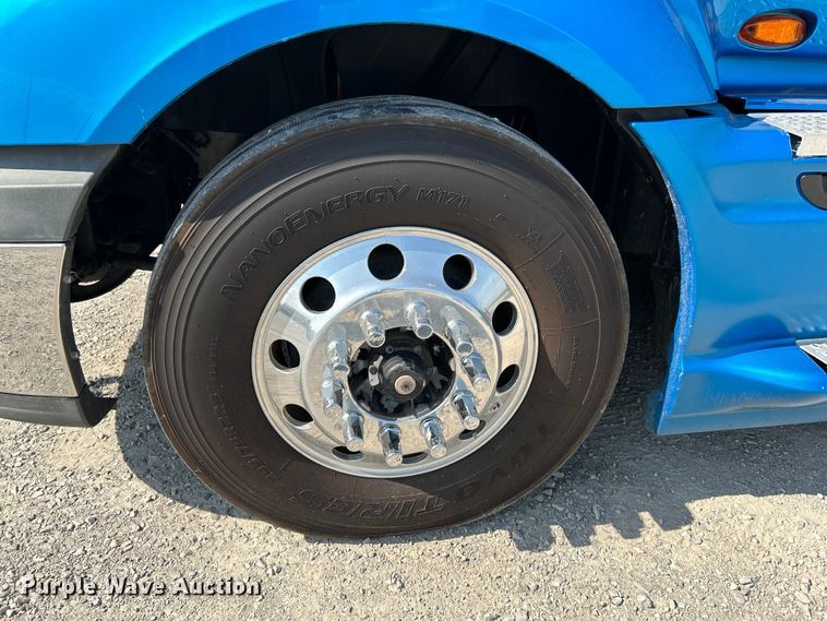 image for item OK9630 2015 International ProStar Plus  semi truck