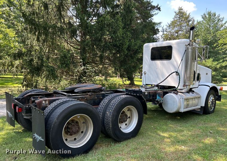 image for item OK9646 1992 Peterbilt 378  semi truck