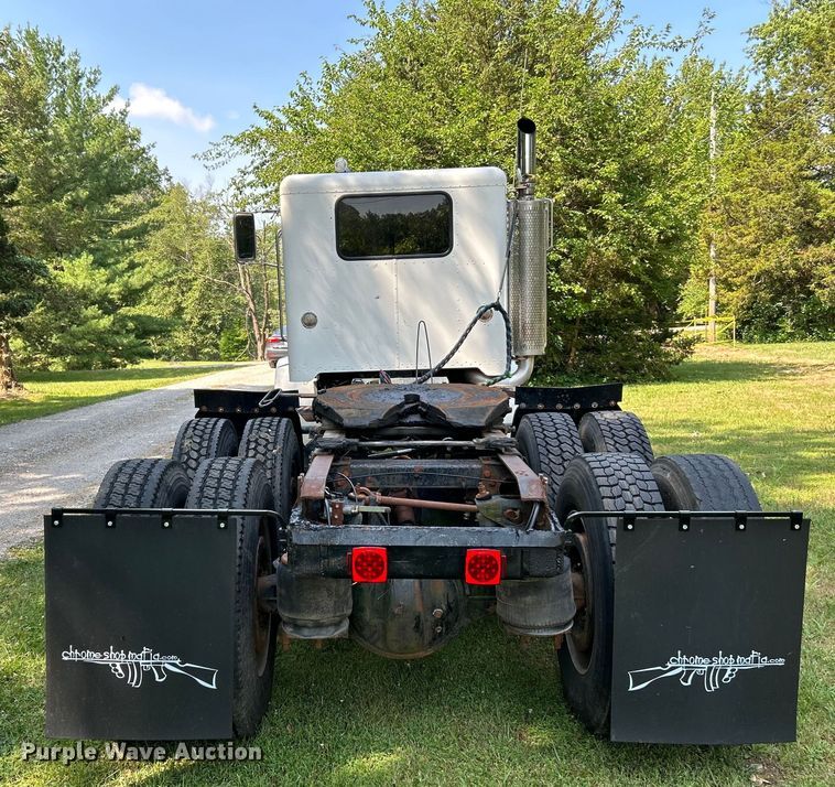 image for item OK9646 1992 Peterbilt 378  semi truck