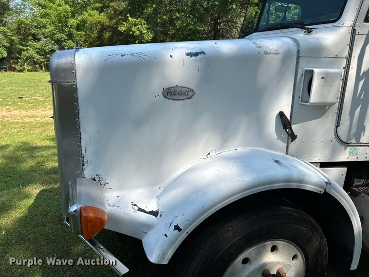 image for item OK9646 1992 Peterbilt 378  semi truck