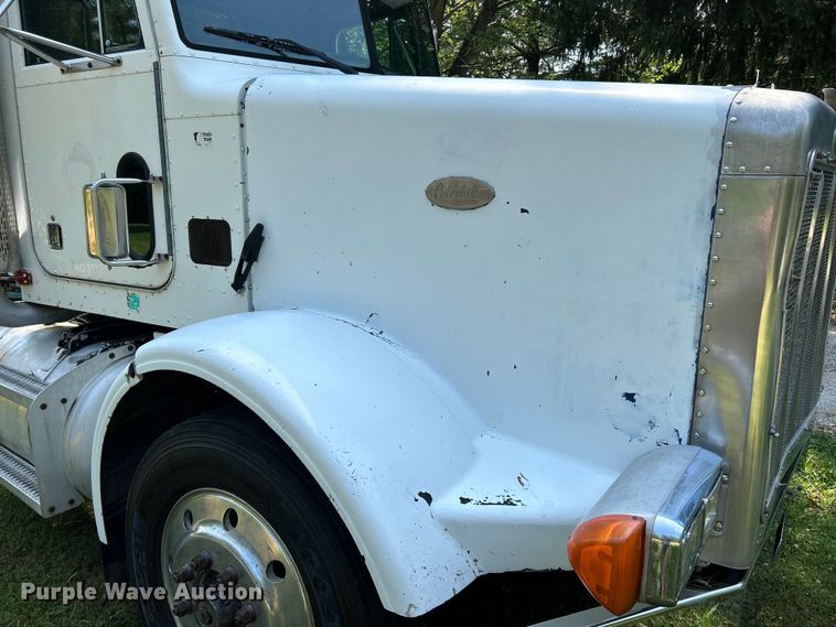 image for item OK9646 1992 Peterbilt 378  semi truck