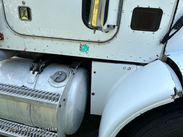 image for item OK9646 1992 Peterbilt 378  semi truck