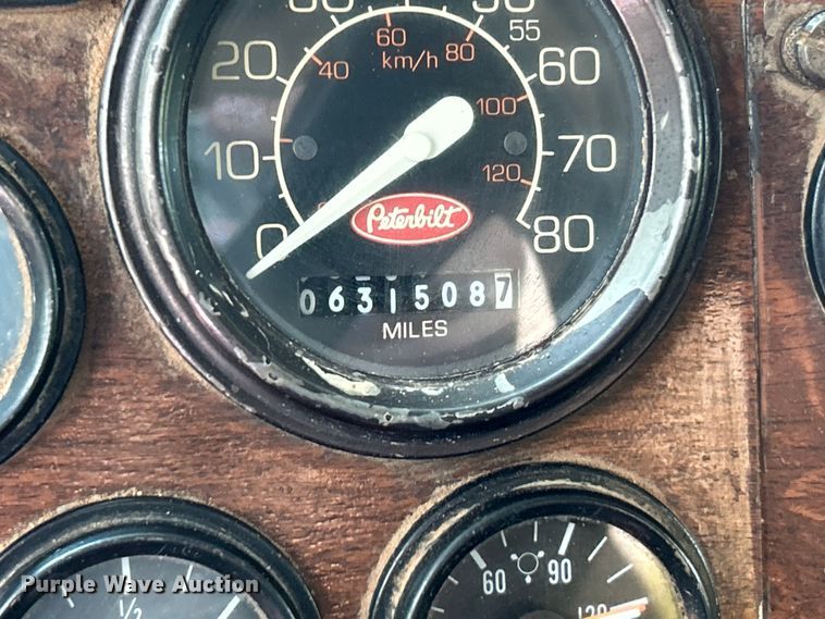 image for item OK9646 1992 Peterbilt 378  semi truck
