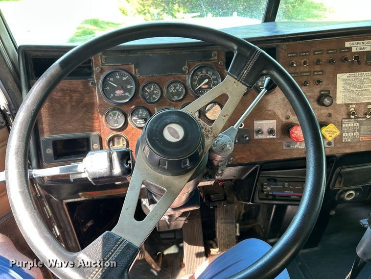 image for item OK9646 1992 Peterbilt 378  semi truck