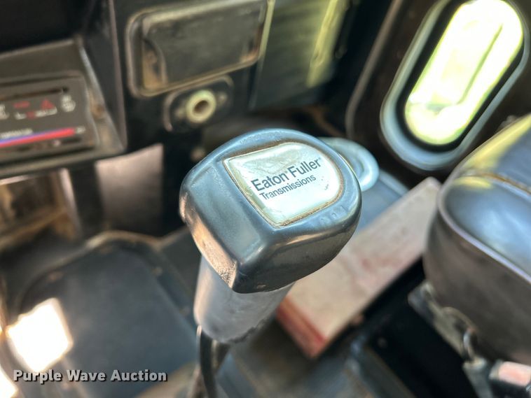 image for item OK9646 1992 Peterbilt 378  semi truck