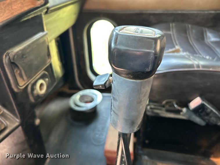 image for item OK9646 1992 Peterbilt 378  semi truck