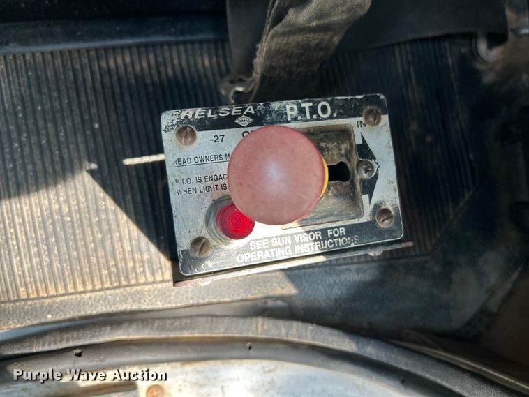 image for item OK9646 1992 Peterbilt 378  semi truck