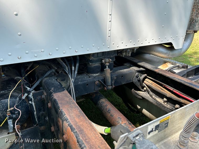 image for item OK9646 1992 Peterbilt 378  semi truck