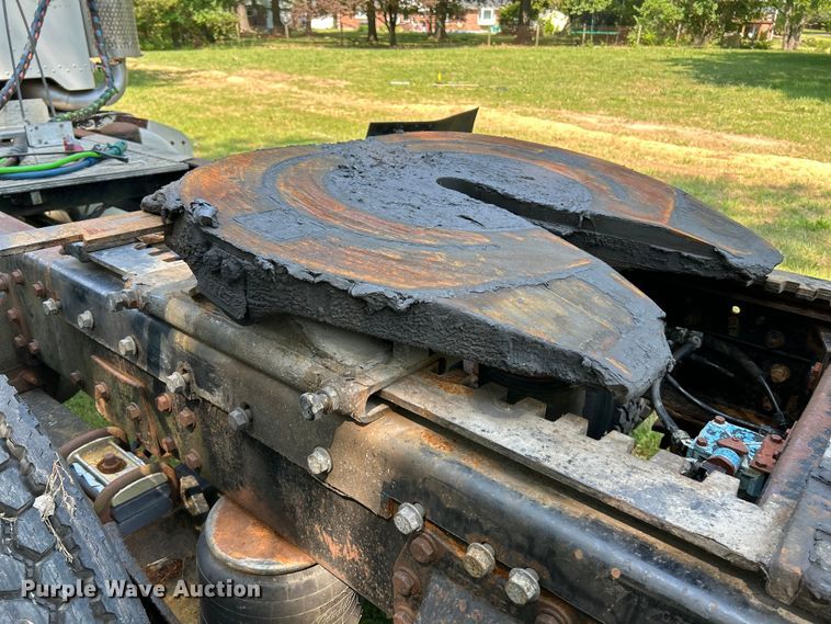 image for item OK9646 1992 Peterbilt 378  semi truck