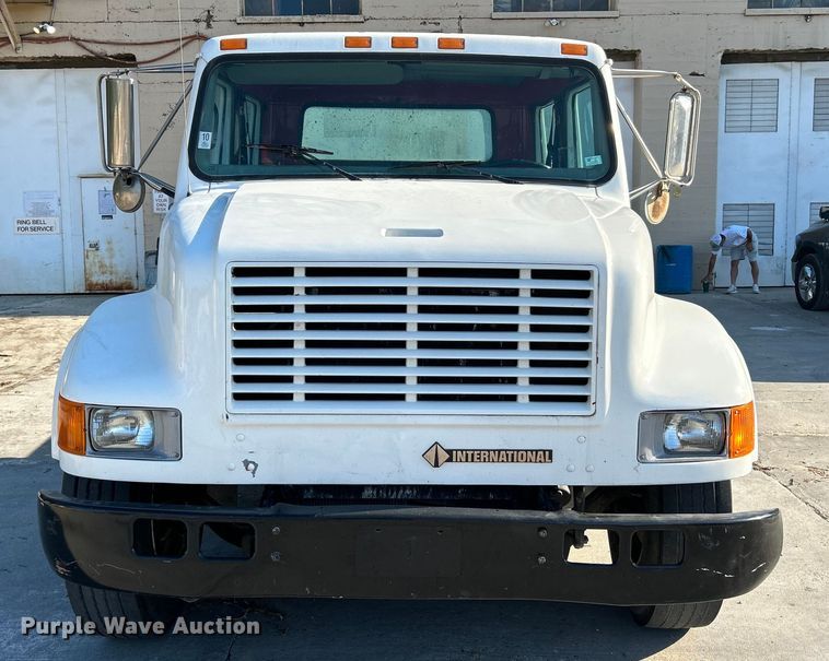 image for item OK9664 1999 International 4900  Crew Cab truck cab and chassis